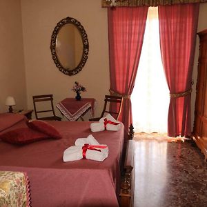 Camera standard con letto king size